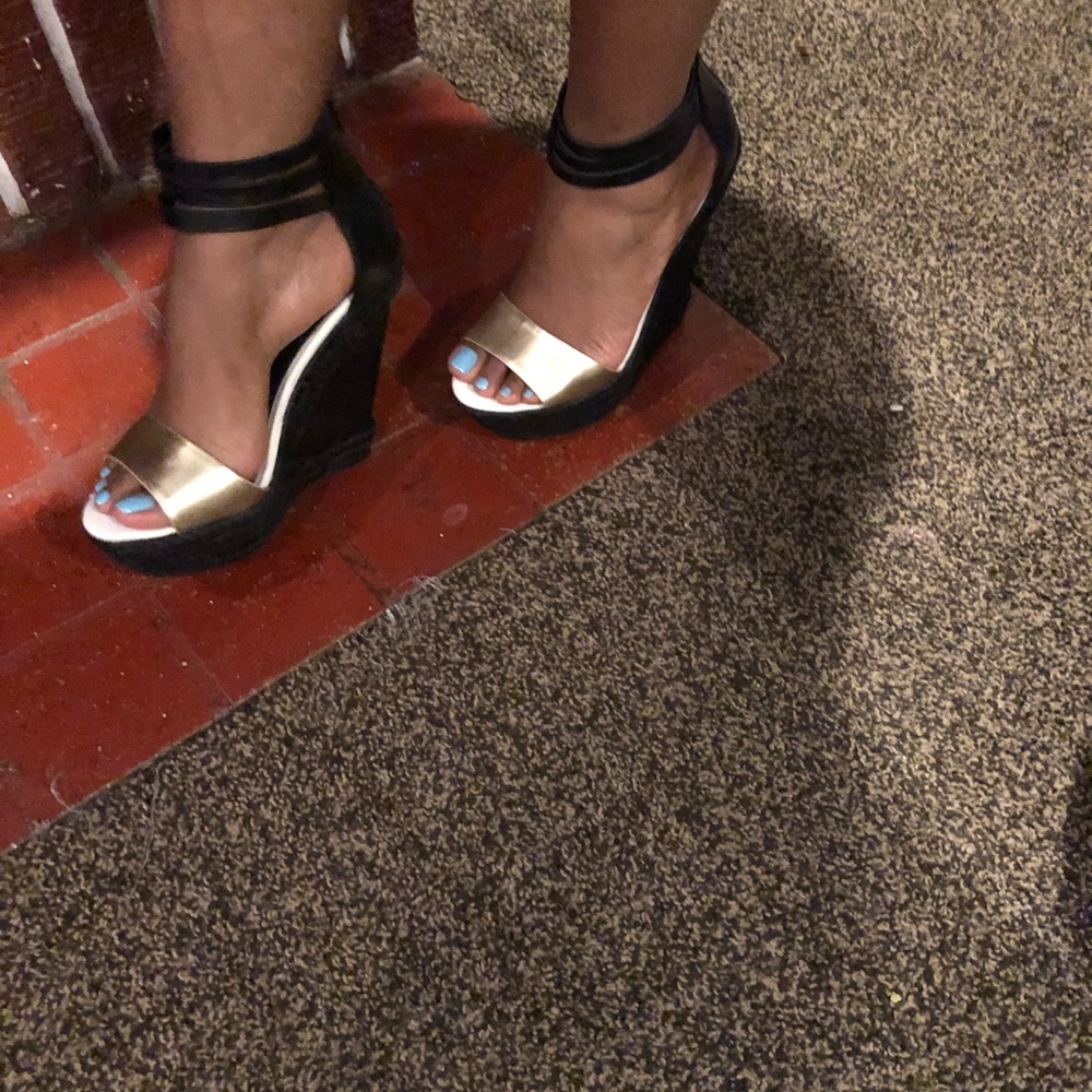 Shoes - Picture 3 of 5